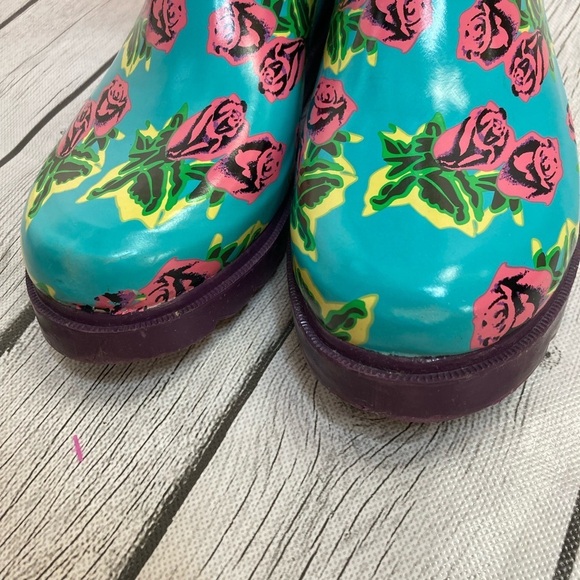 Betsey Johnson Rain Boots - Picture 12 of 12